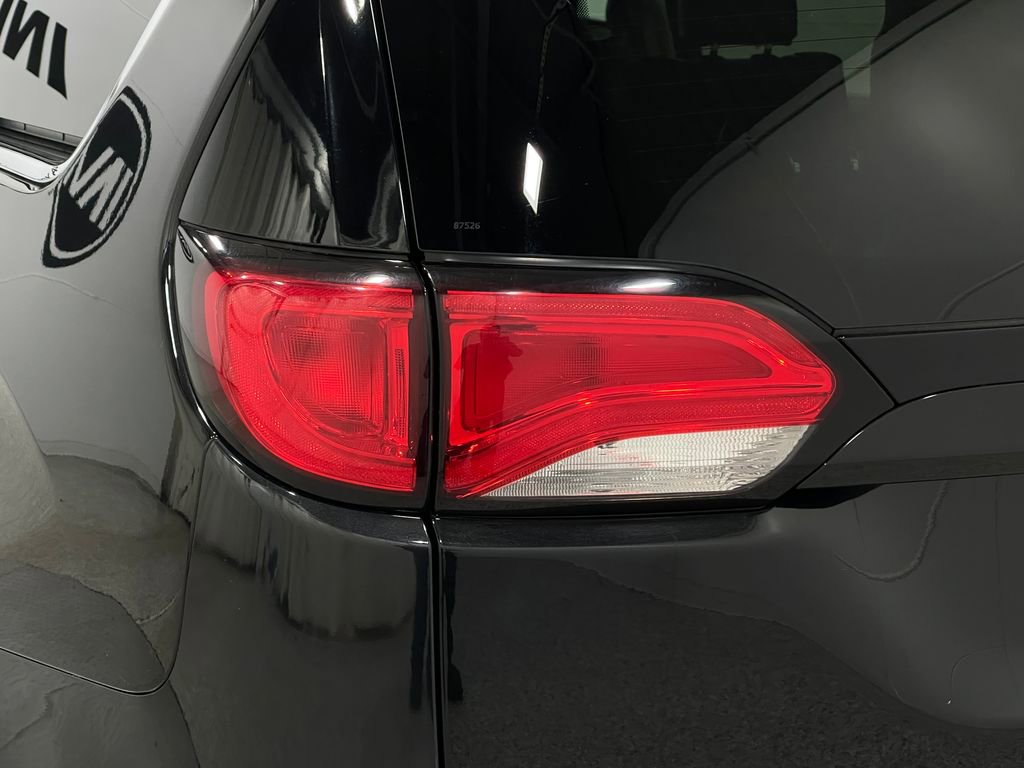 Used 2020 Chrysler Voyager Lxi image 34