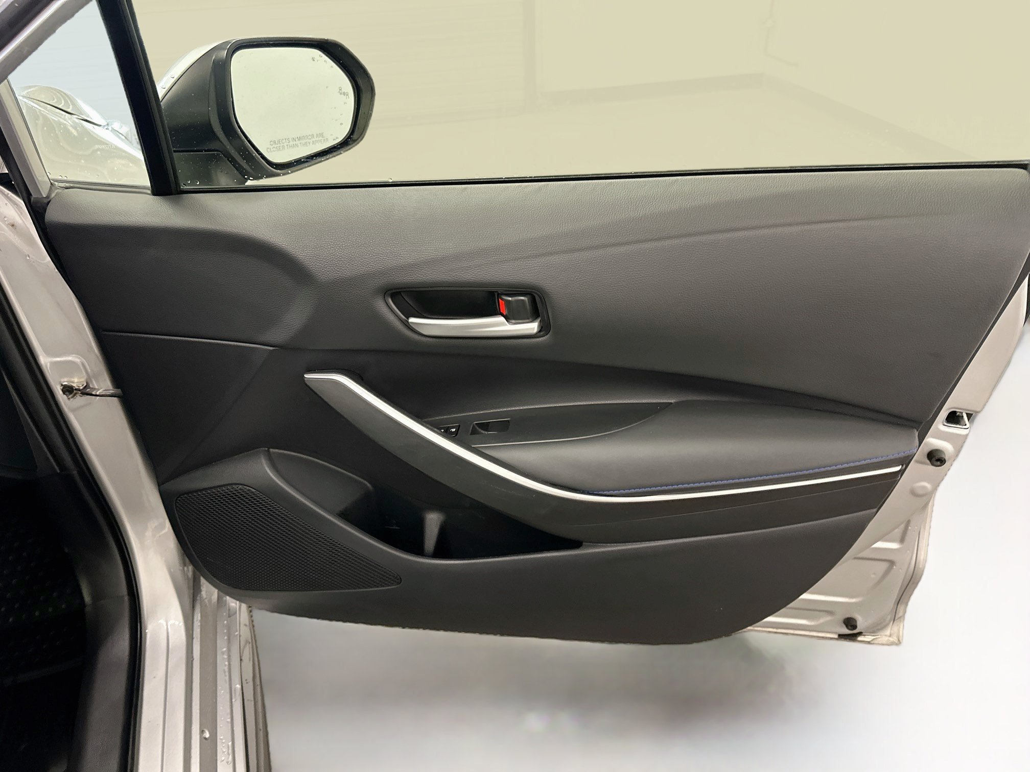 Used 2022 Toyota Corolla SE w/ SE Premium Package FWD image 33