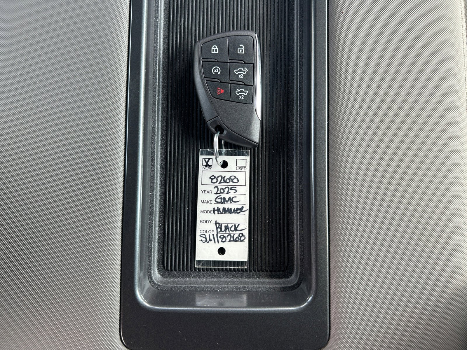 New 2025 GMC Hummer EV 2X w/ LPO, Sport Package image 31