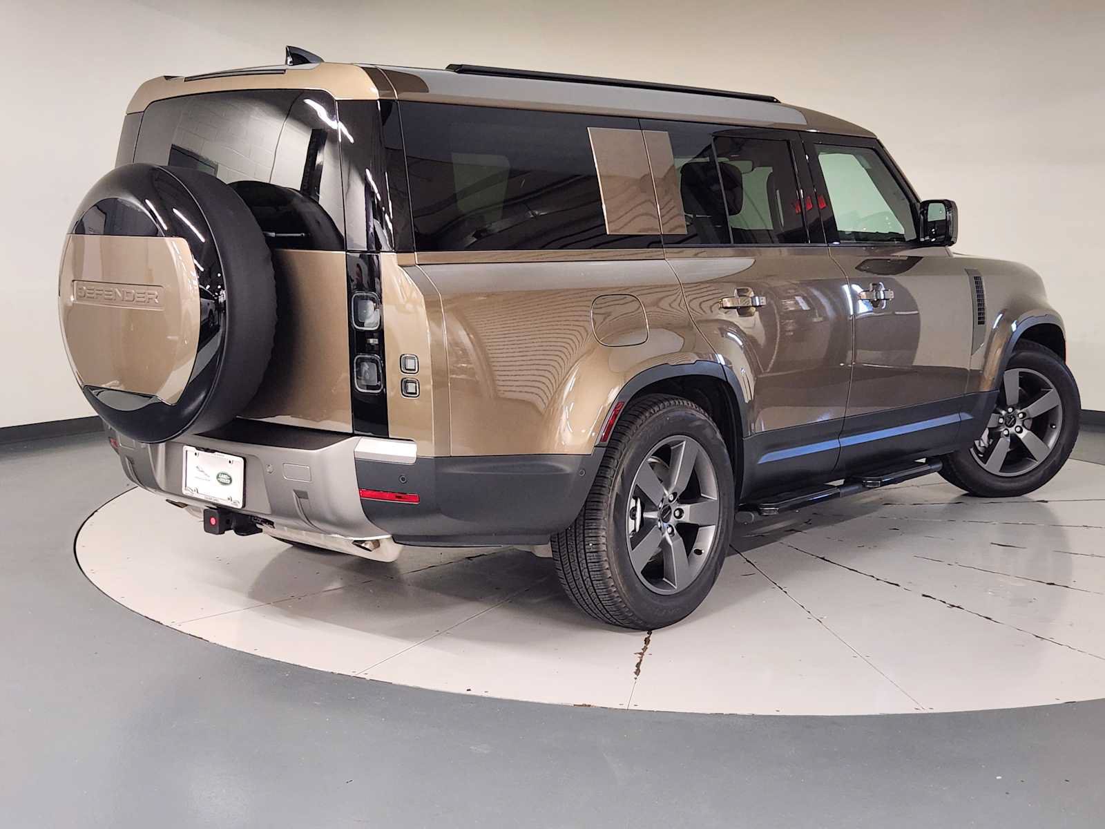 Used 2026 Land Rover Defender 130 S AWD/4WD image 2