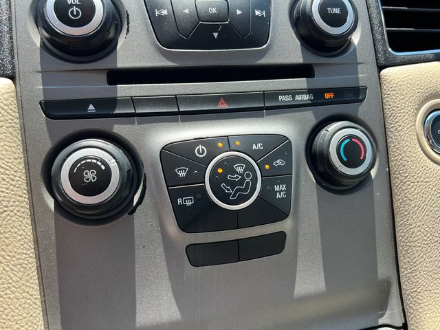 Used 2016 Ford Taurus SE FWD image 20