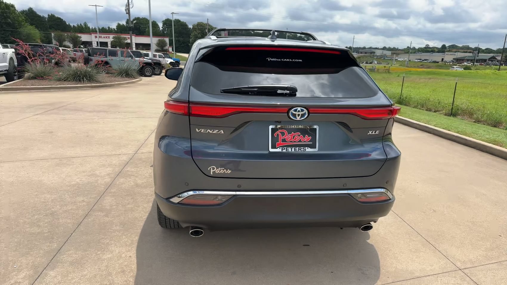 Used 2024 Toyota Venza XLE AWD/4WD image 8