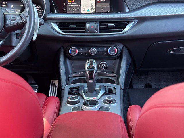 Used 2023 Alfa Romeo Stelvio Veloce AWD/4WD image 32