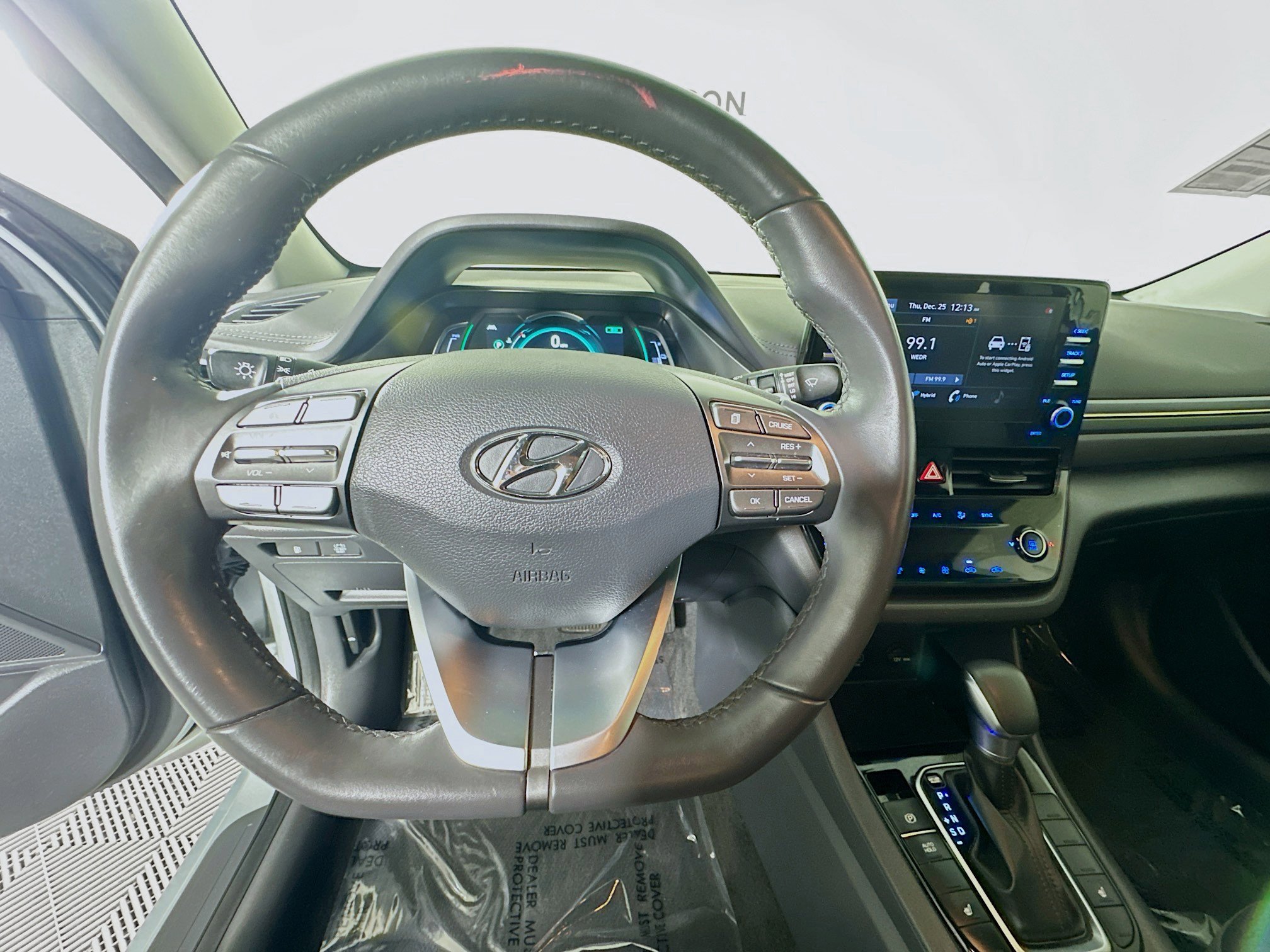 Used 2022 Hyundai Ioniq SE image 15