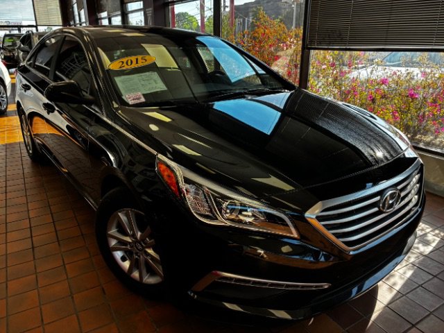 Used 2015 Hyundai Sonata SE FWD image 1