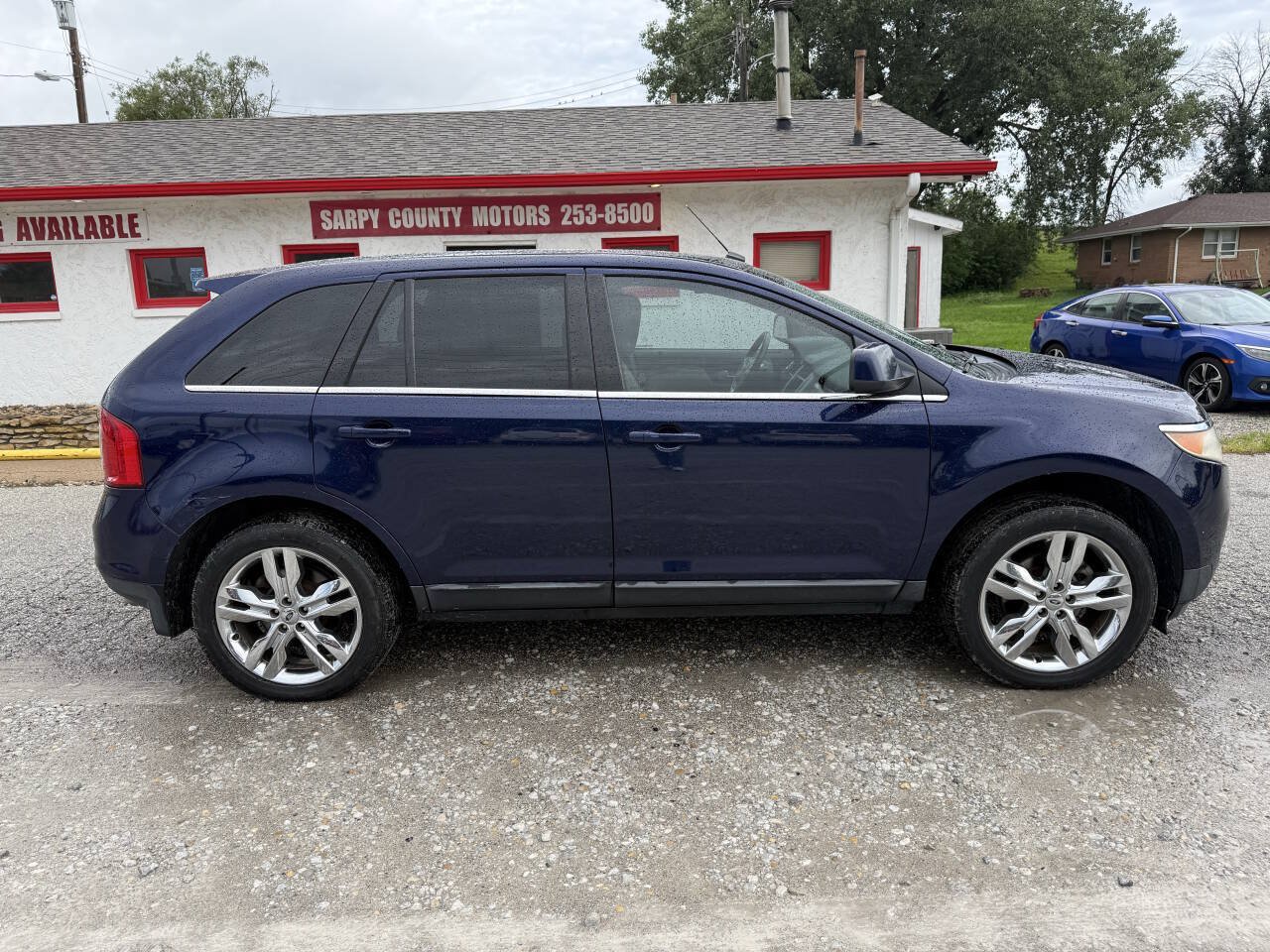 Used 2011 Ford Edge Limited w/ 302A Rapid Spec Order Code FWD image 2