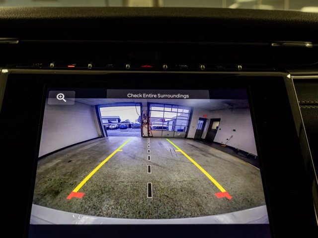 Certified 2023 Jeep Grand Cherokee Laredo w/ Luxury Tech Group I image 14