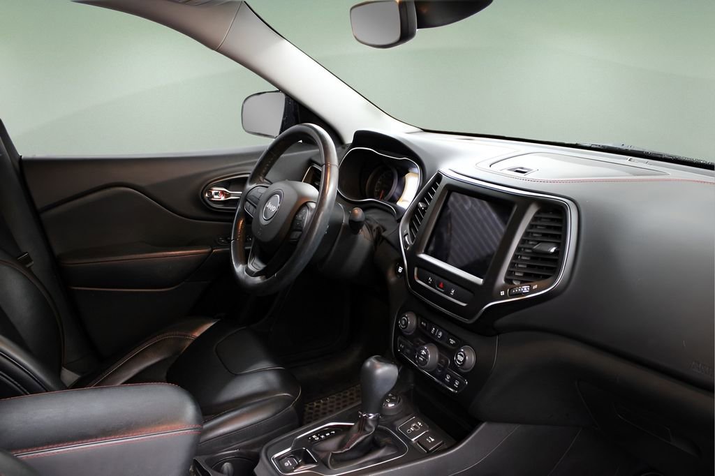 Used 2021 Jeep Cherokee Trailhawk image 28