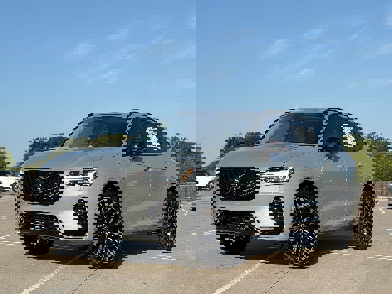 New 2026 Volvo XC60 T8 Ultra w/ Protection Package Premier image 2