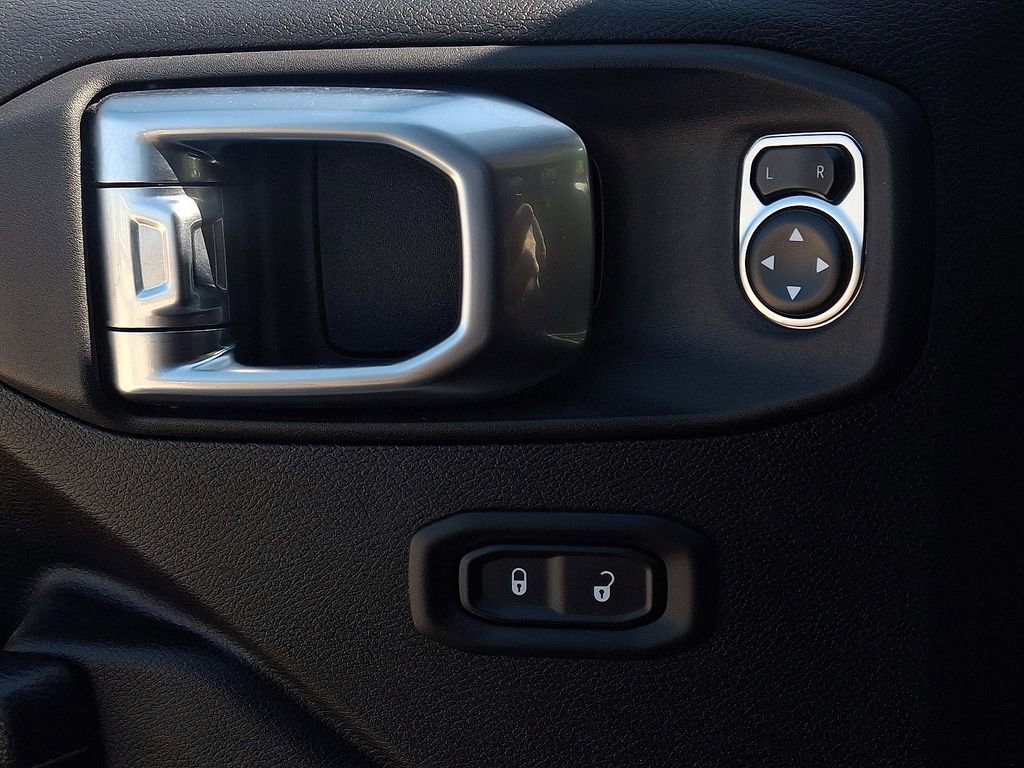Used 2024 Jeep Wrangler Rubicon image 27
