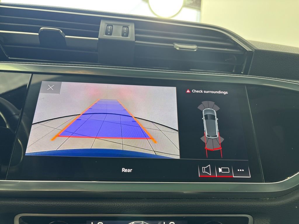 Used 2023 Audi Q3 2.0T Premium AWD/4WD image 31