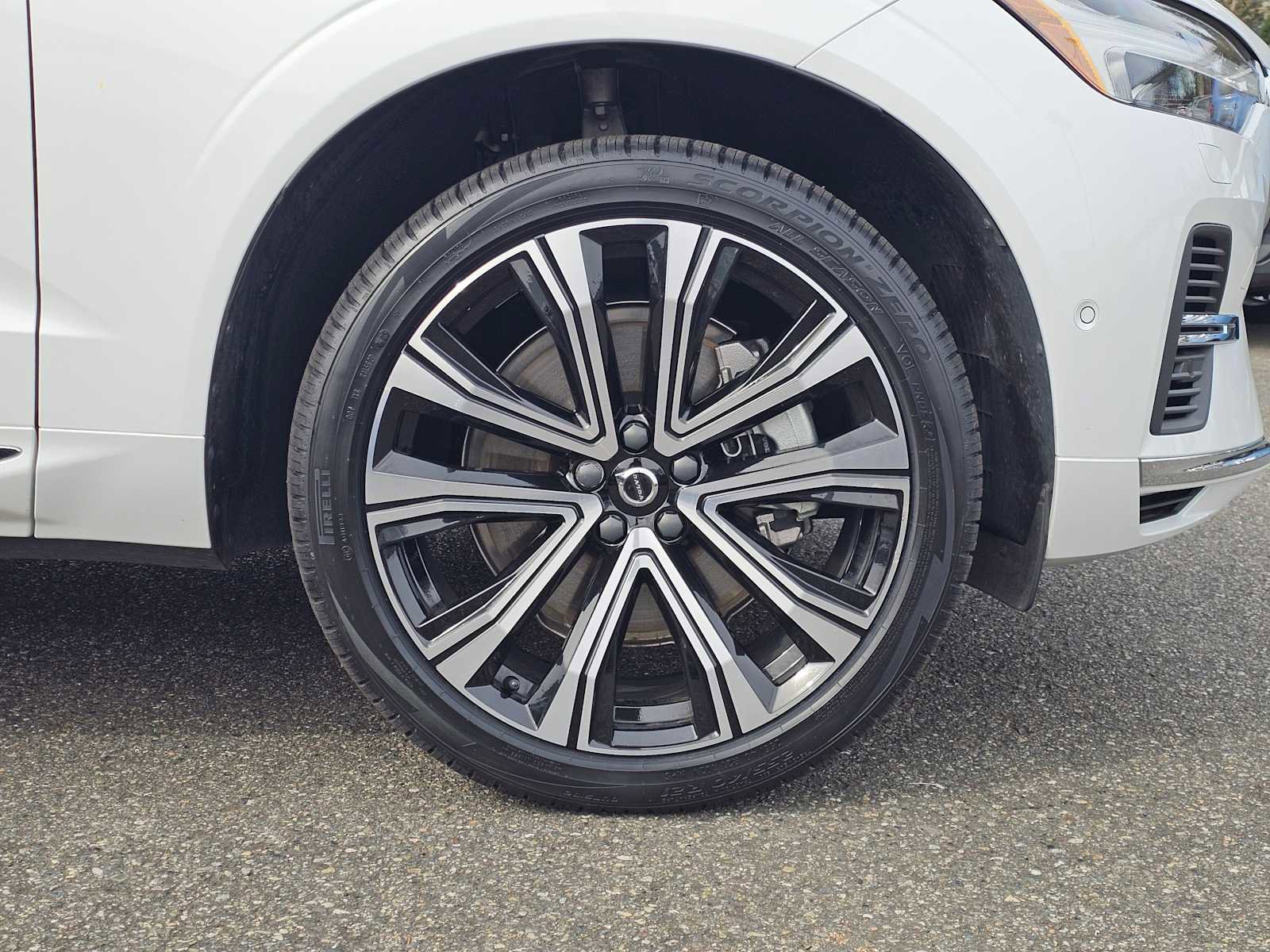 Certified 2023 Volvo XC60 T8 Ultimate image 9