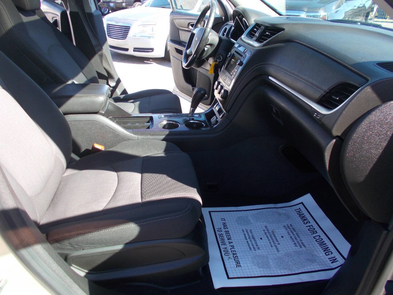 Used 2015 Chevrolet Traverse LT w/ Style and Technology Package image 8