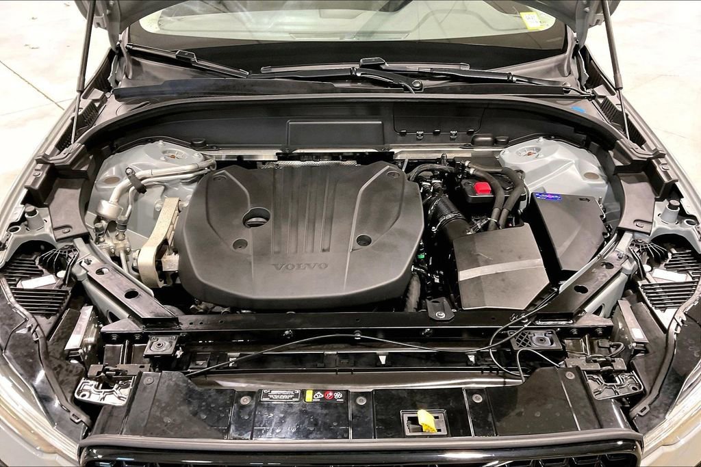 Certified 2024 Volvo XC60 B5 Plus w/ Climate Package AWD/4WD image 30