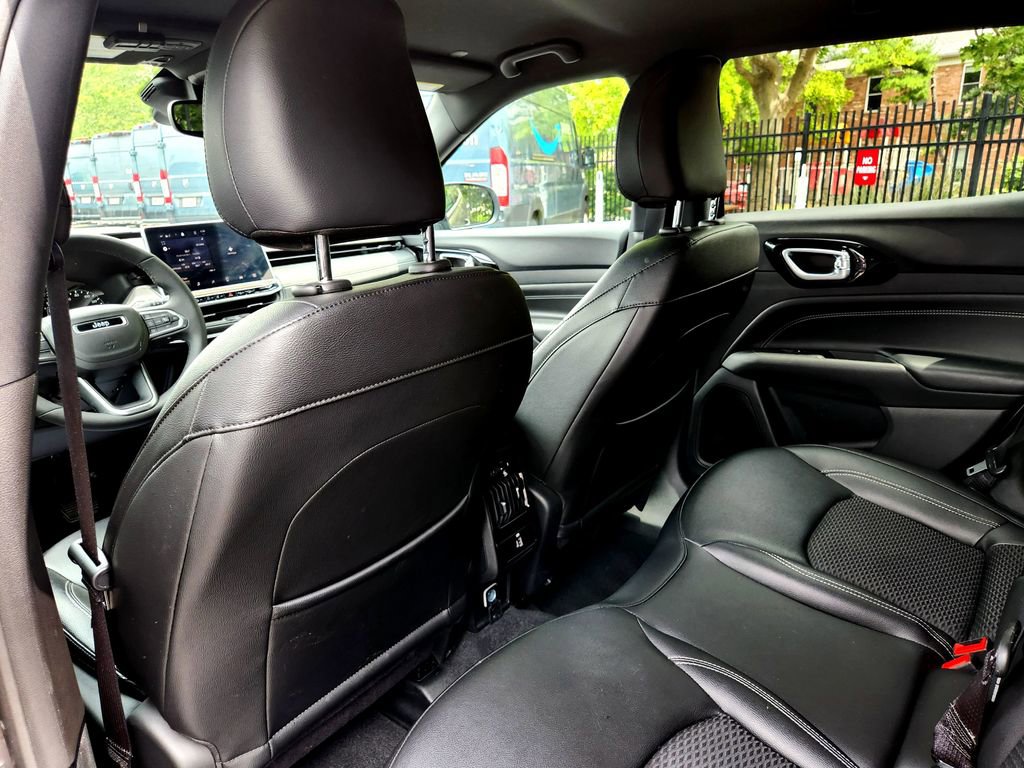 Used 2024 Jeep Compass Latitude w/ Convenience Group image 15