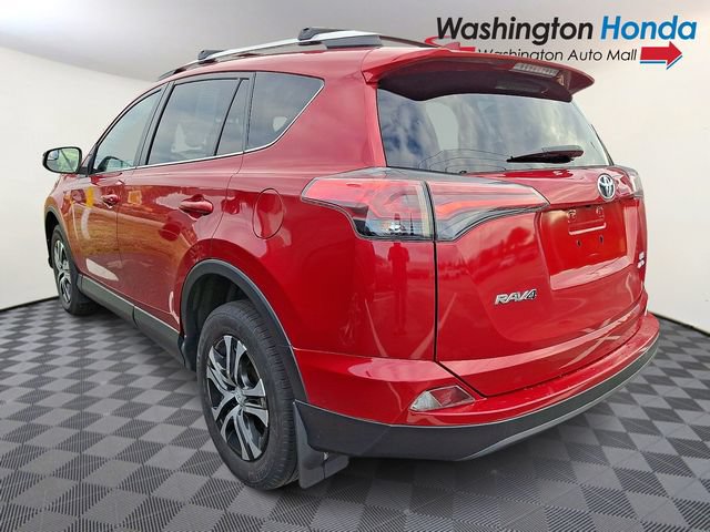 Used 2016 Toyota RAV4 LE AWD/4WD image 3