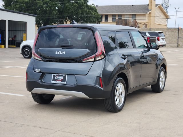 Used 2025 Kia Soul LX w/ LX Technology Package FWD image 14