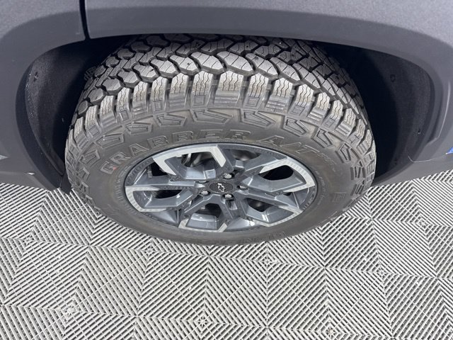 New 2026 Chevrolet Equinox ACTIV w/ Convenience Package III FWD image 12