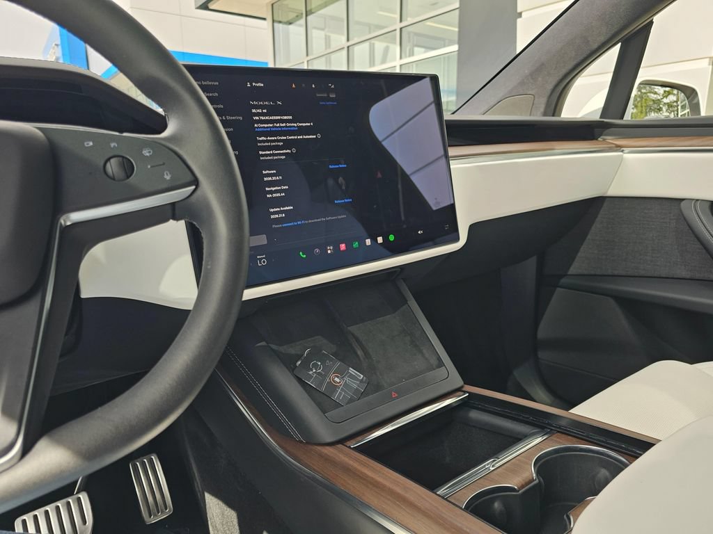 Used 2024 Tesla Model X AWD/4WD image 31