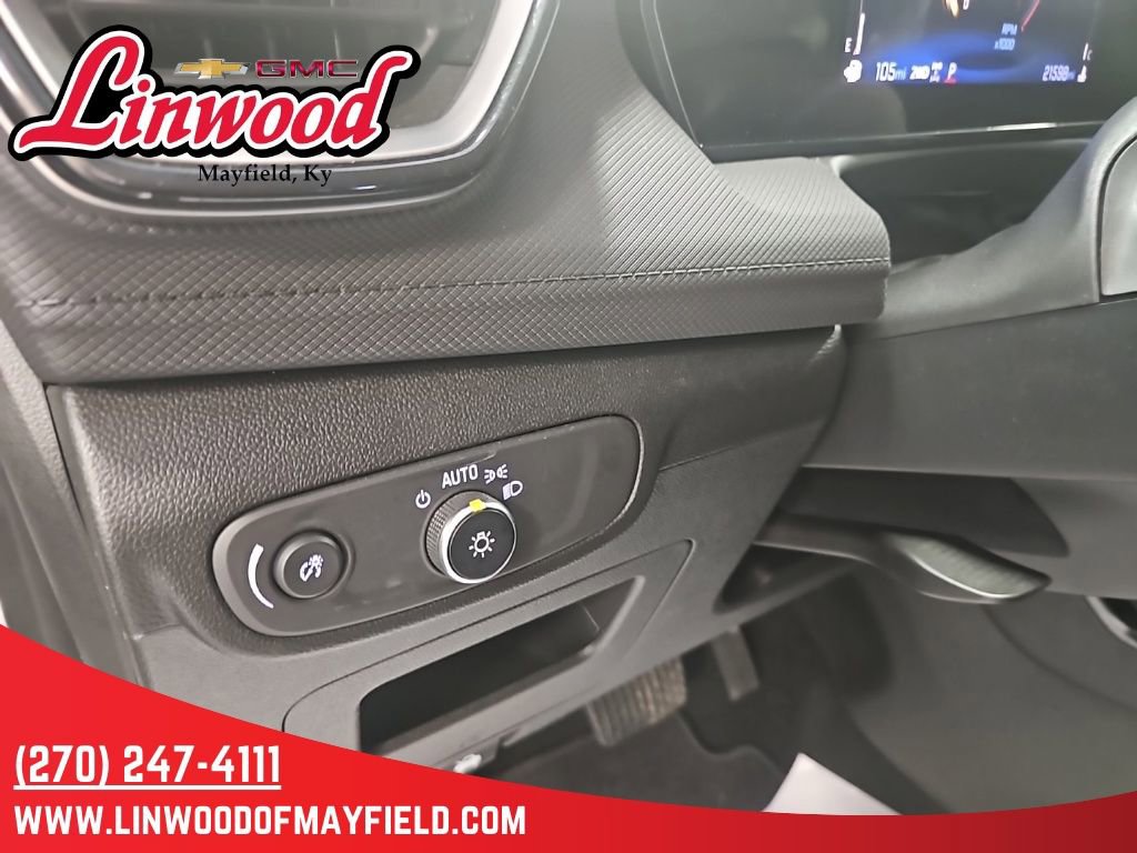Used 2025 Chevrolet TrailBlazer LT AWD/4WD image 16