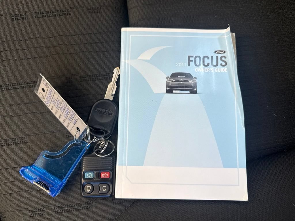 Used 2011 Ford Focus SE w/ 201A Rapid Spec Order Code FWD image 25