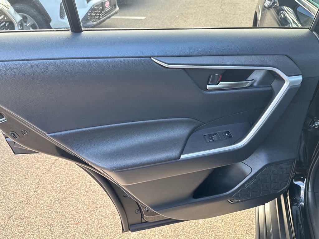 Used 2023 Toyota RAV4 SE image 36