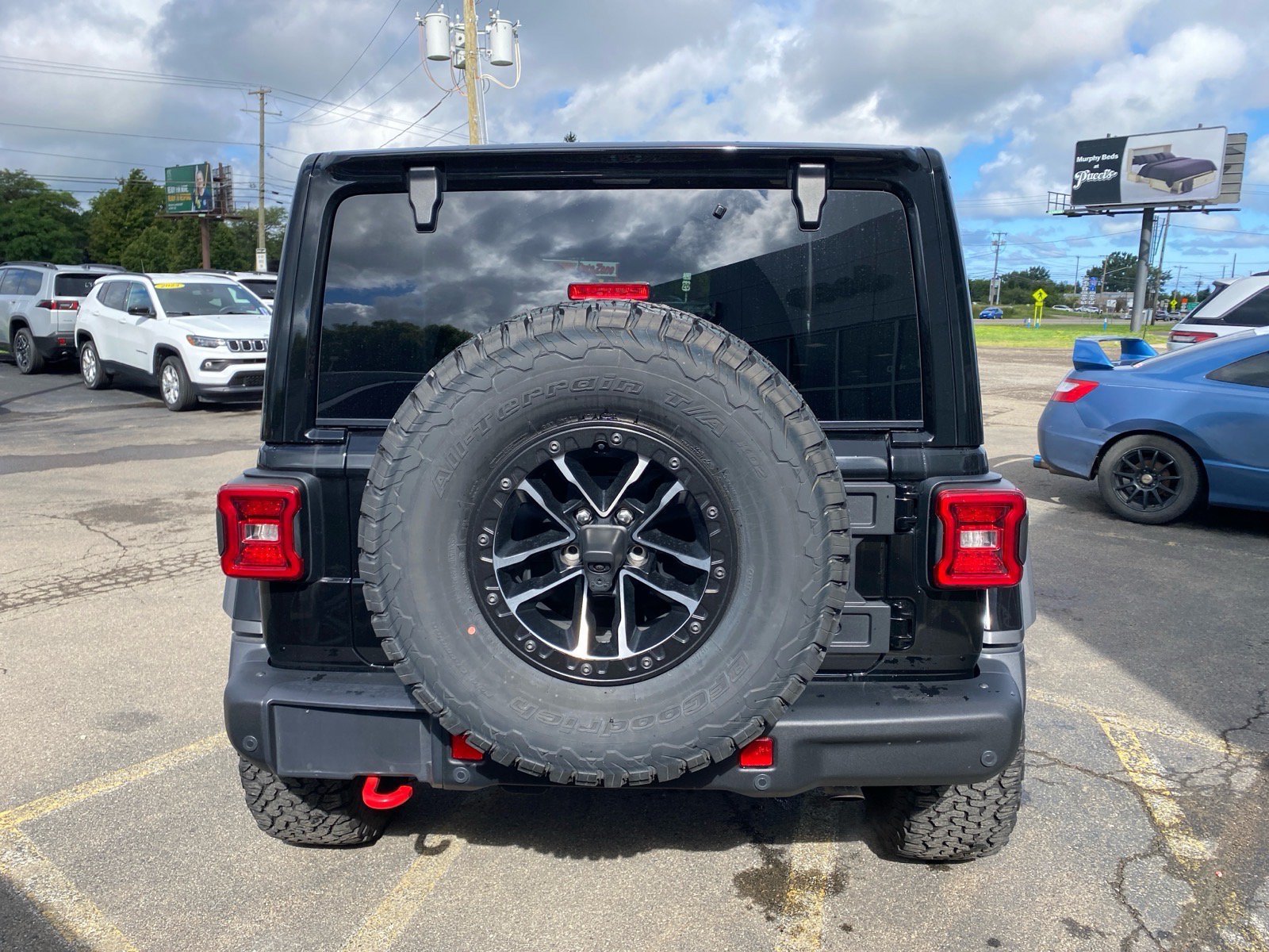 Used 2026 Jeep Wrangler Unlimited Rubicon AWD/4WD image 3