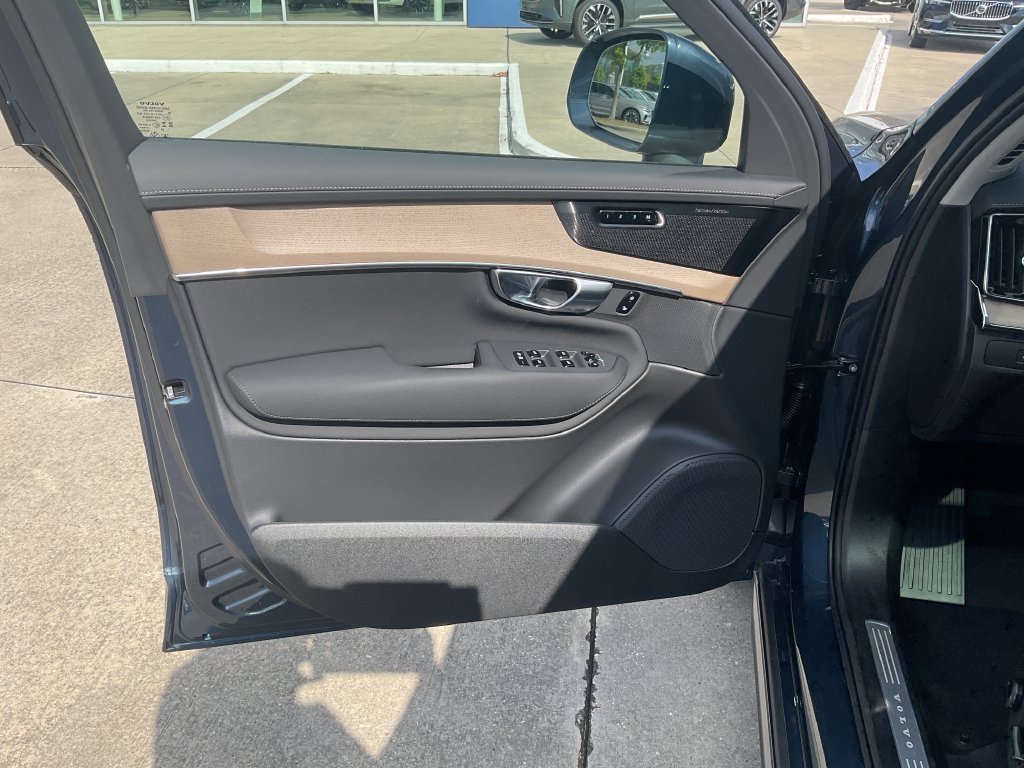 New 2027 Volvo XC90 B6 Plus AWD/4WD image 11