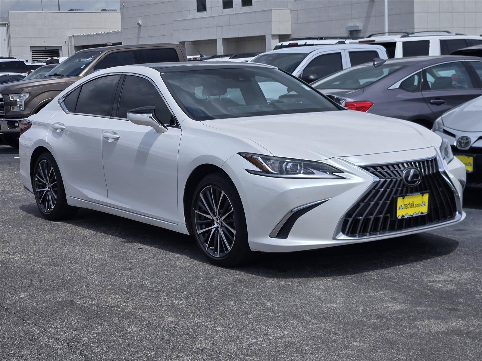 Used 2023 Lexus ES 350 w/ Premium Package FWD image 4