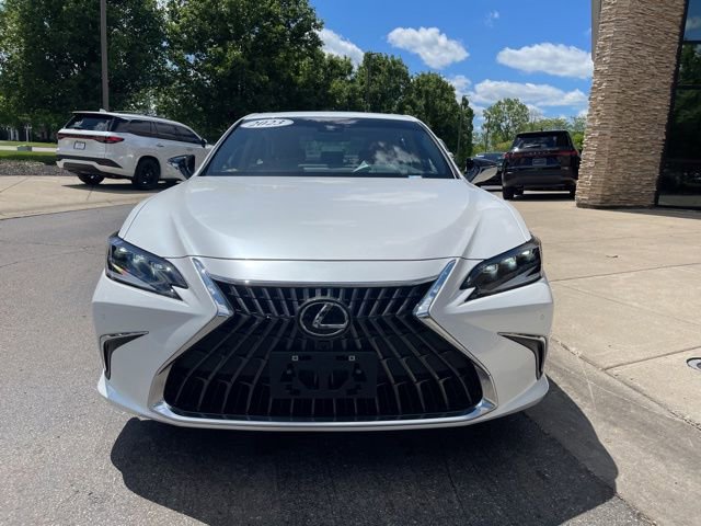 Used 2023 Lexus ES 300h Ultra Luxury w/ Accessory Package (Z1) FWD image 8