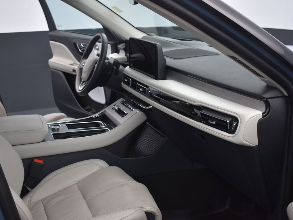 Used 2025 Lincoln Aviator Reserve w/ Equipment Group 201A image 15