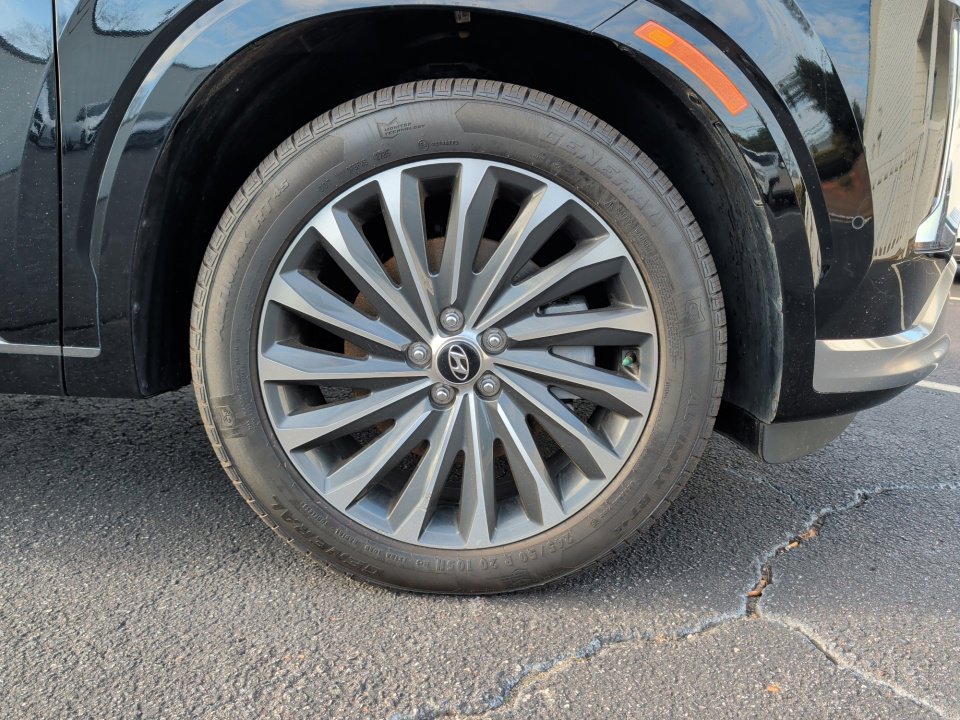 Used 2023 Hyundai Palisade Calligraphy image 25