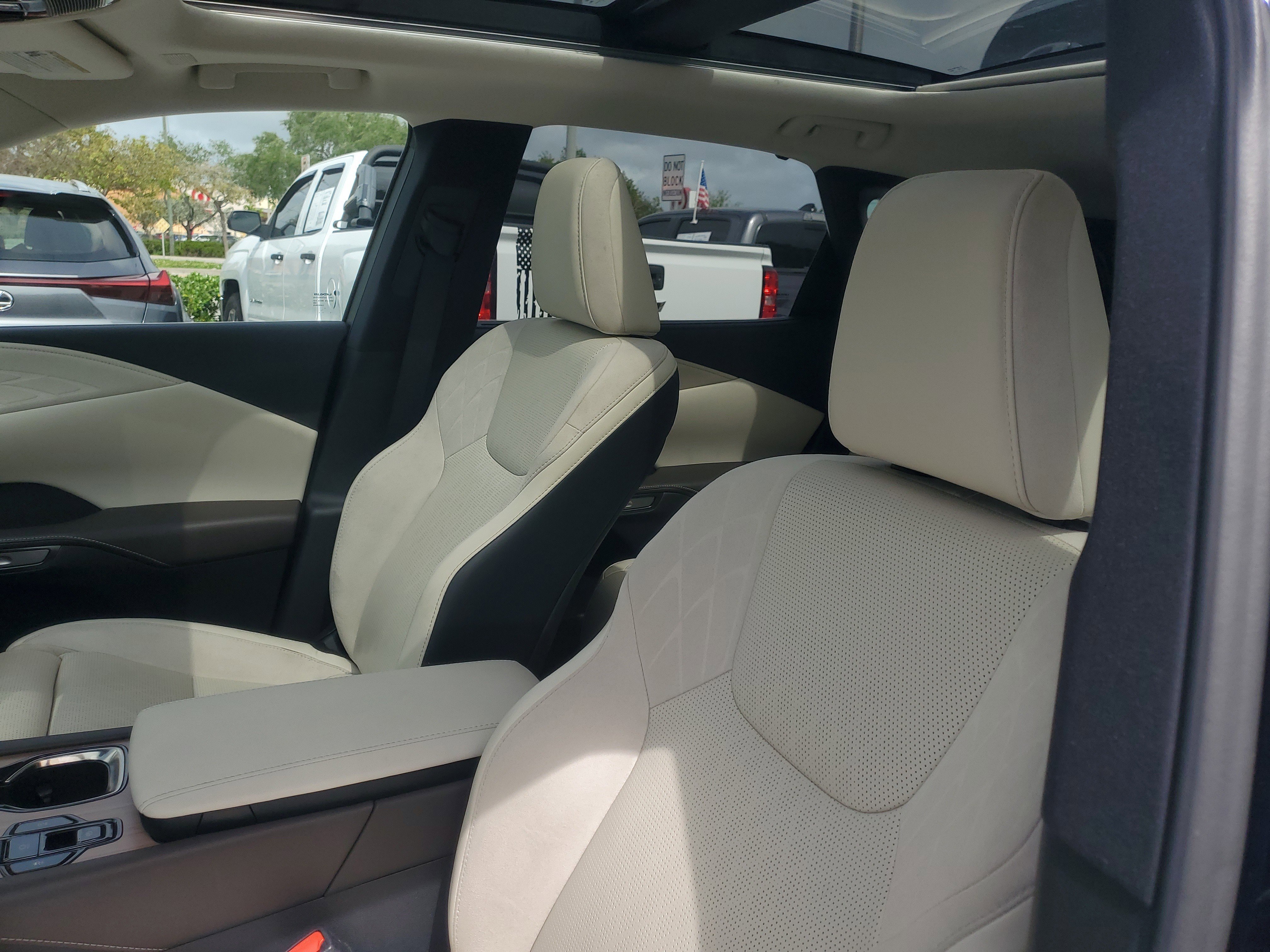 Used 2023 Lexus RX 350 FWD w/ Accessory Package (Z1) image 17