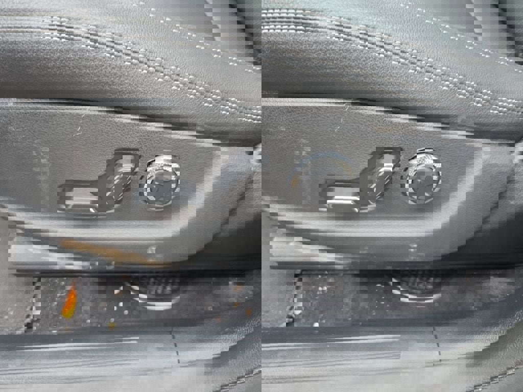 Used 2025 Genesis GV70 2.5T image 14