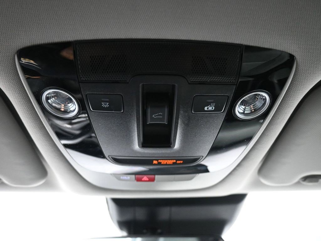 Certified 2025 Kia Seltos SX w/ SX Sunroof Package image 17