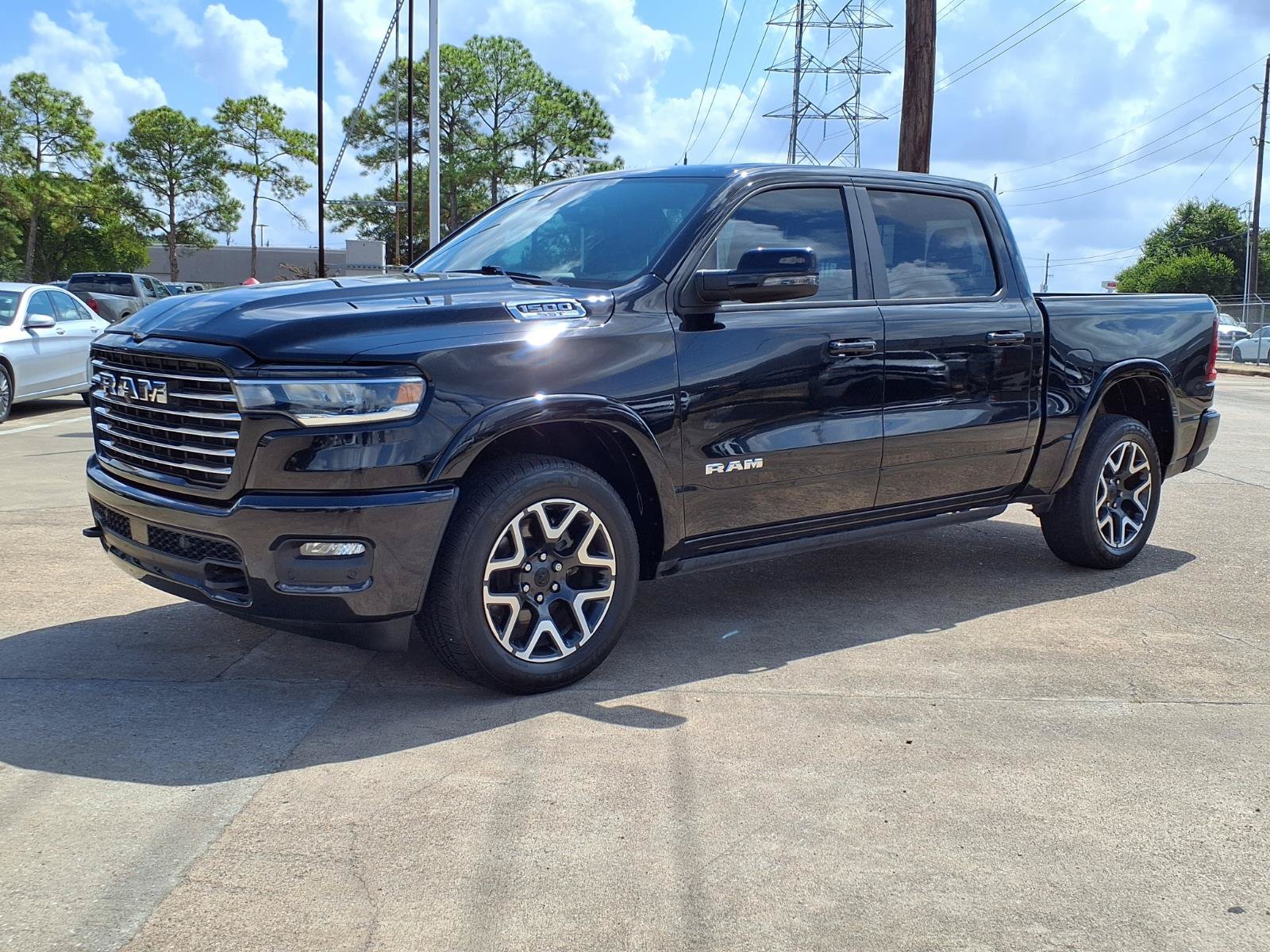 Used 2025 RAM 1500 Laramie w/ Laramie Southwest Edition AWD/4WD image 24