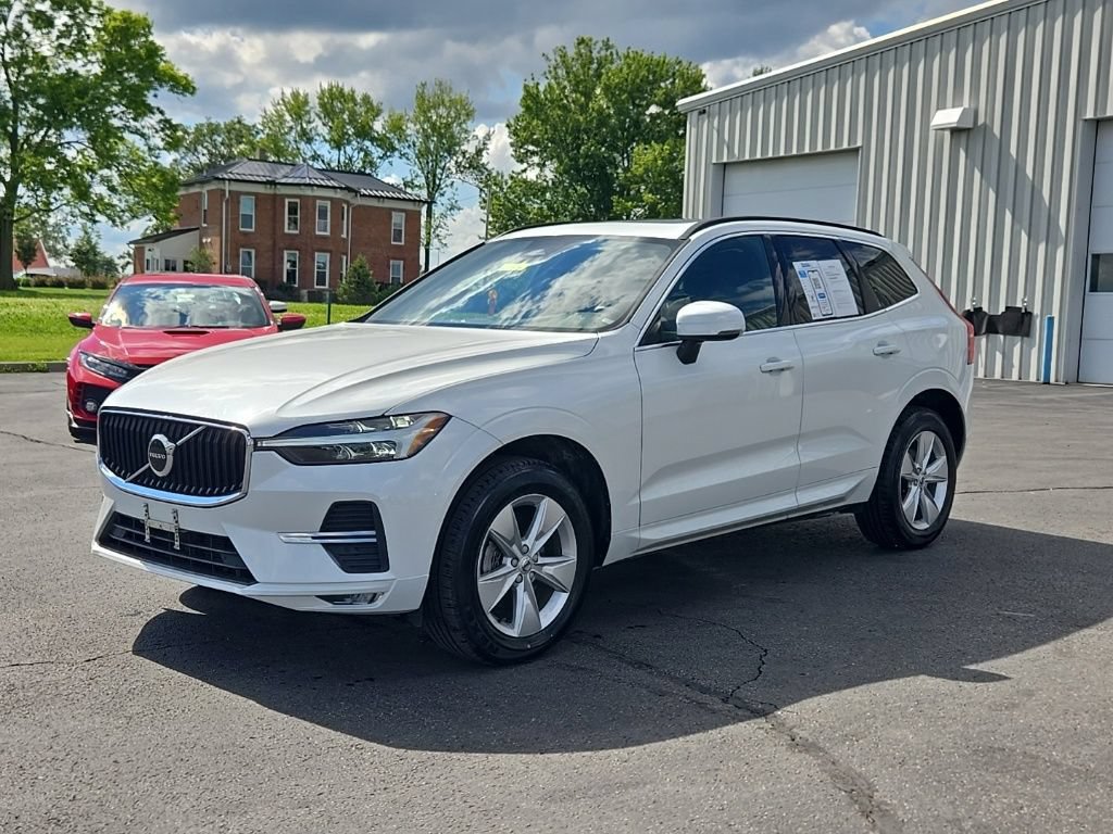 Used 2022 Volvo XC60 B5 Momentum AWD/4WD image 3
