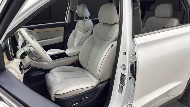 Used 2025 Hyundai Palisade Limited AWD/4WD image 9