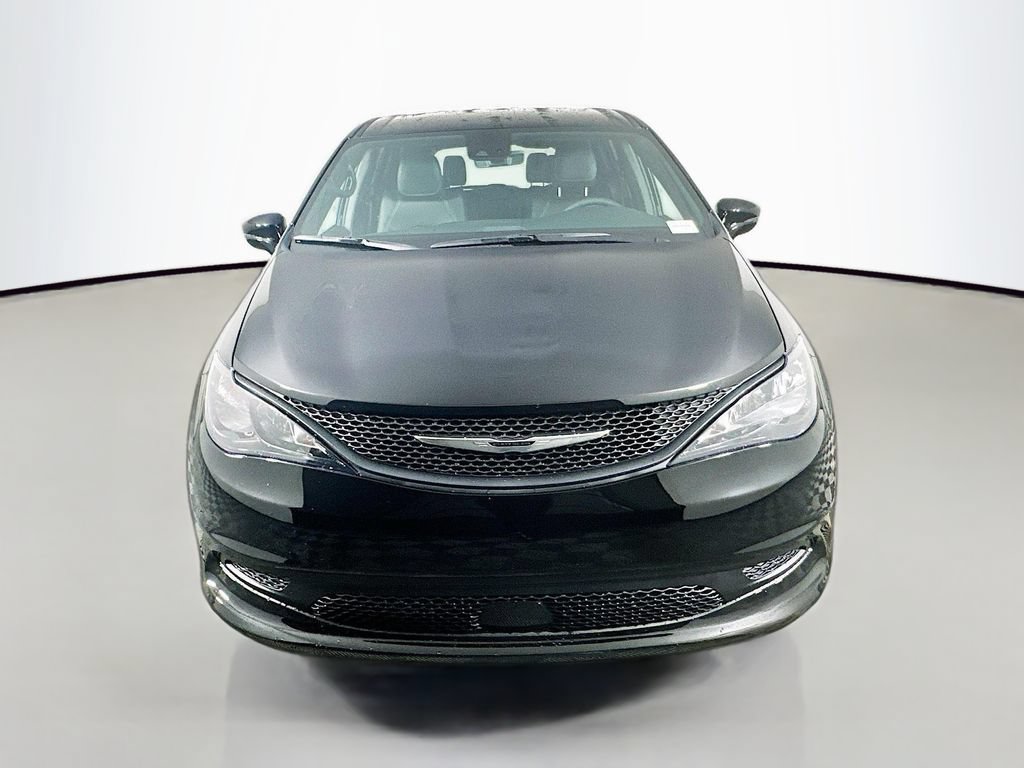 New 2026 Chrysler Voyager LX FWD image 2