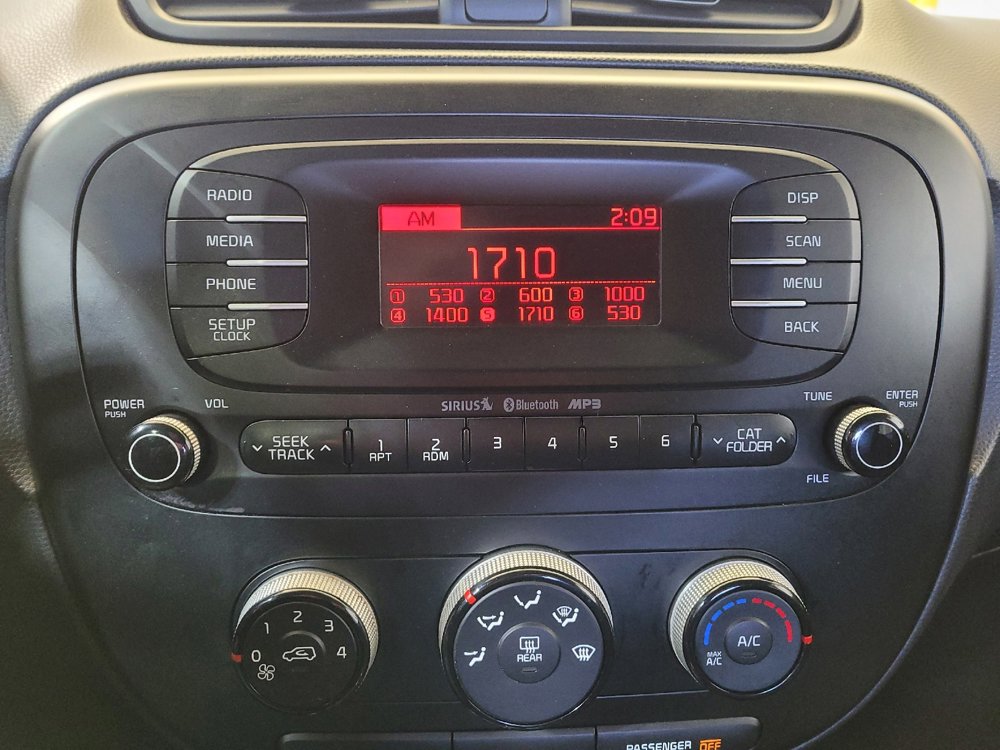Used 2015 Kia Soul FWD image 25