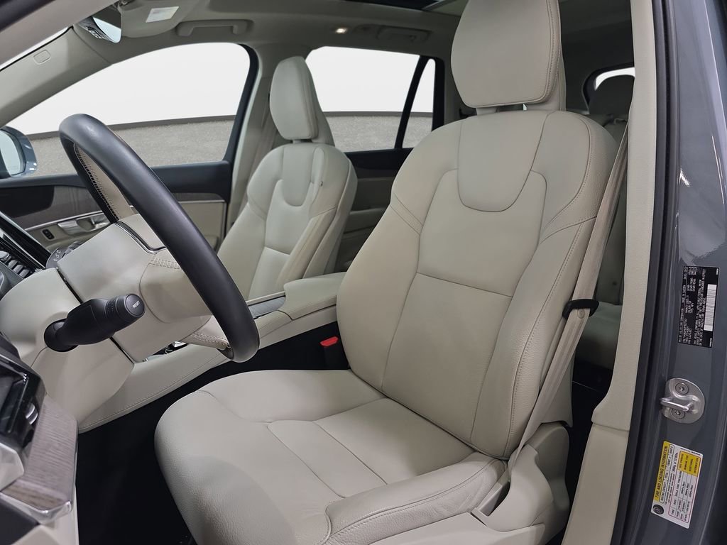 Used 2023 Volvo XC90 B6 Plus w/ Protection Package image 14