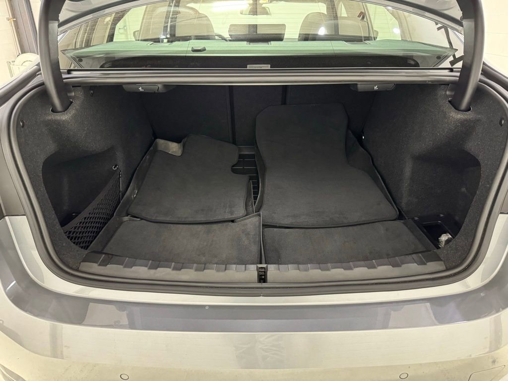 Used 2023 BMW 330i xDrive Sedan w/ Premium Package image 39