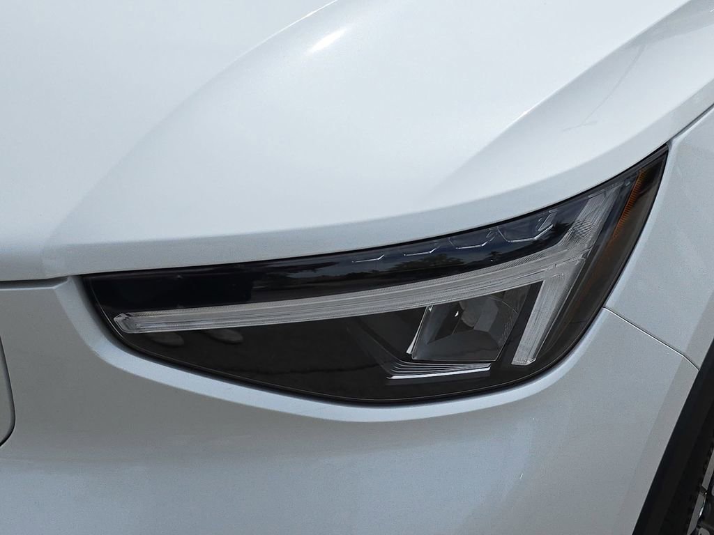 Used 2023 Volvo C40 Recharge Core w/ Protection Package Premier AWD/4WD image 34