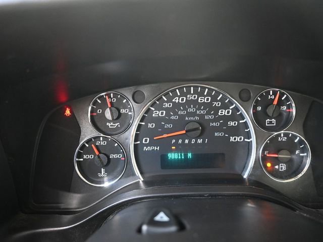 Used 2017 Chevrolet Express 3500 image 2