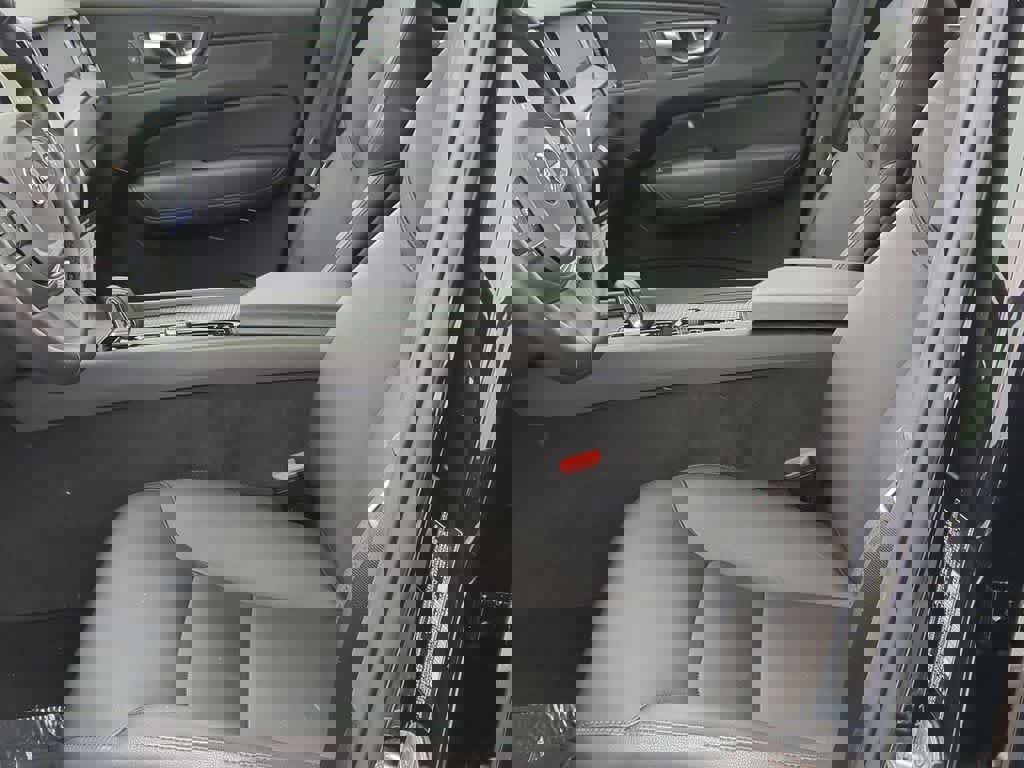 Certified 2025 Volvo XC60 T8 Core w/ Protection Package Premier image 15