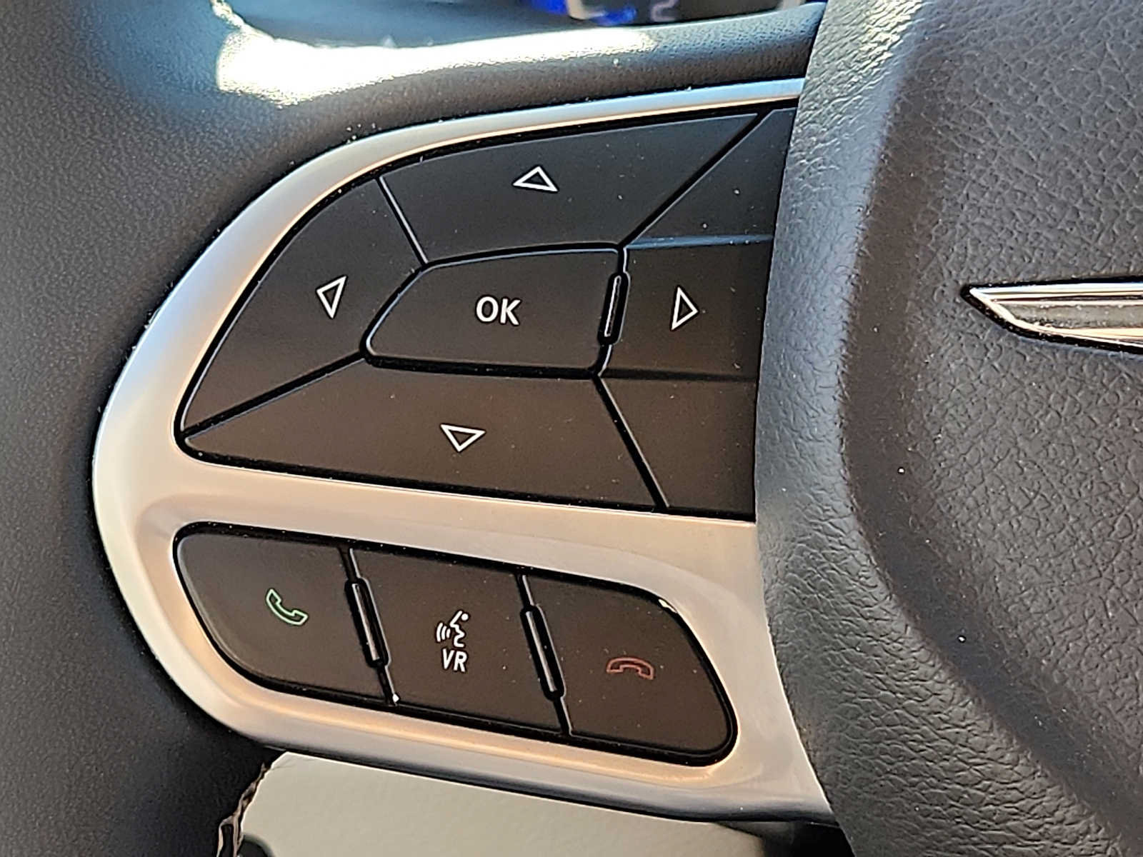 Used 2024 Chrysler Pacifica Touring-L FWD image 20