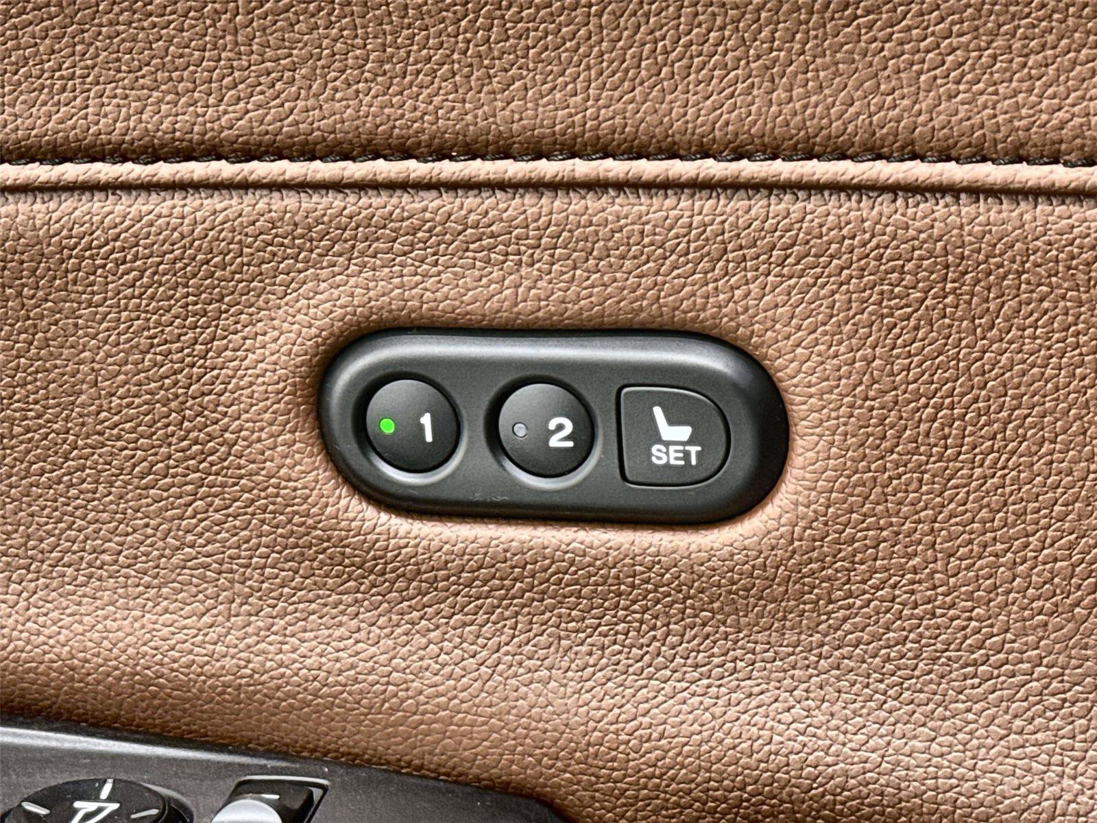 Used 2020 Acura ILX w/ Premium Package image 25