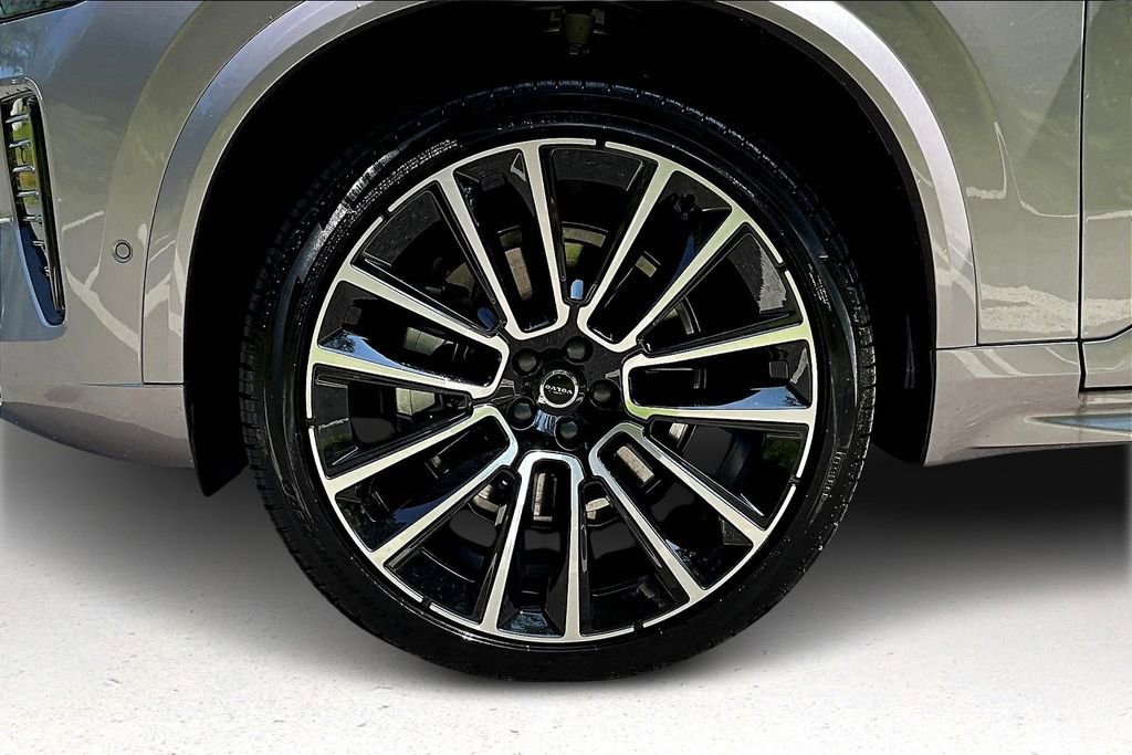 New 2026 Volvo XC90 B6 Ultra w/ Protection Package image 13