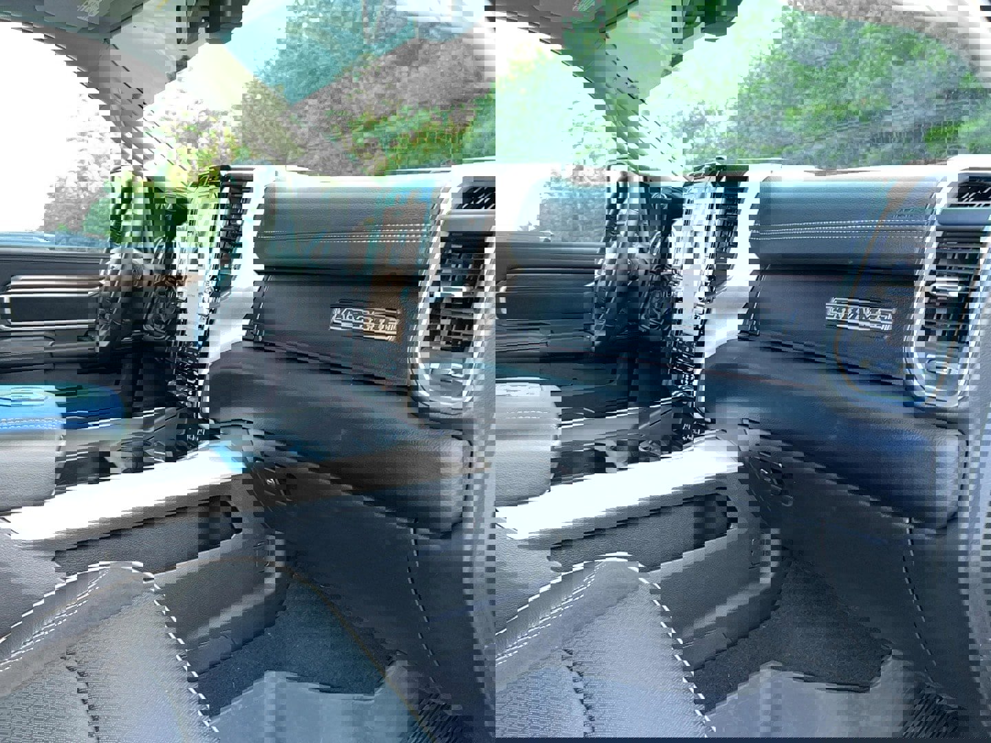 Used 2024 RAM 3500 Laramie w/ Towing Technology Group image 29