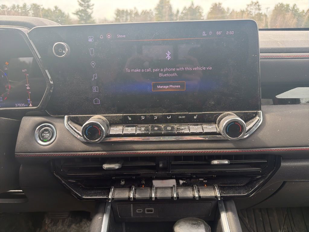 Used 2023 Chevrolet Colorado Z71 w/ Z71 Convenience Package 2 image 26